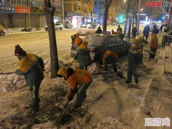震惊！雪柔被老乞丐猛烈进，社交媒体瞬间炸锅，引发网友热议和争议！
